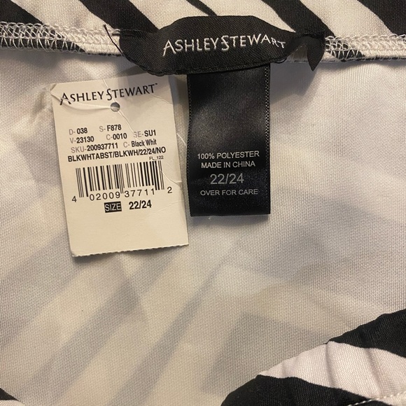 ASHLEY STEWART Black and White Abstract Mini Skirt Plus Sz 22/24 NWT - Picture 4 of 6
